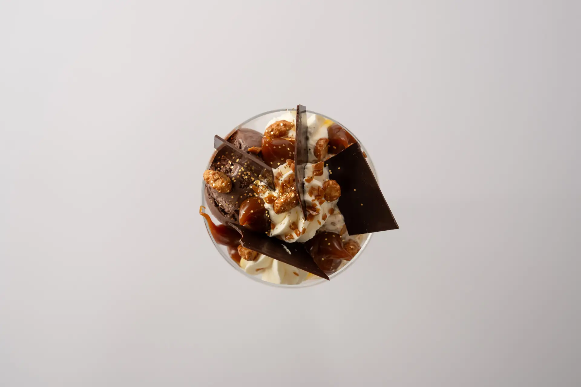 22582 – 22715_BelgianChocolate_BelgianCaramelBiscuit_coupe topdown 1