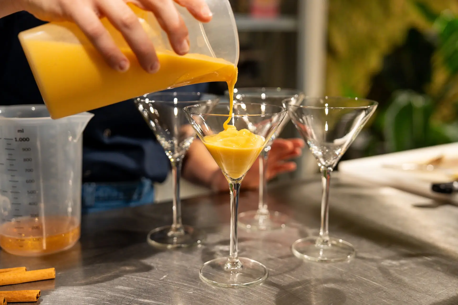 22710_Maracuja Scroppino Cocktail_Prep 1